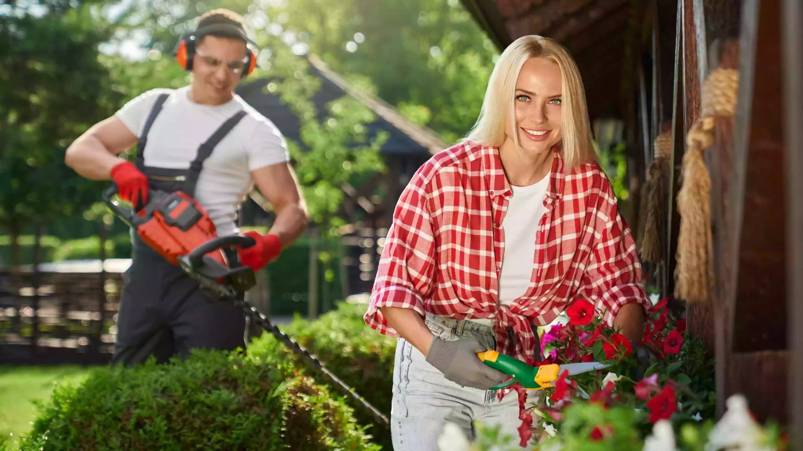 Power Tools vs. Hand Tools: What Every Gardener Should Own