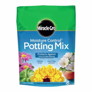 Miracle-Gro Moisture Control Flower and Plant Potting Mix 8 qt